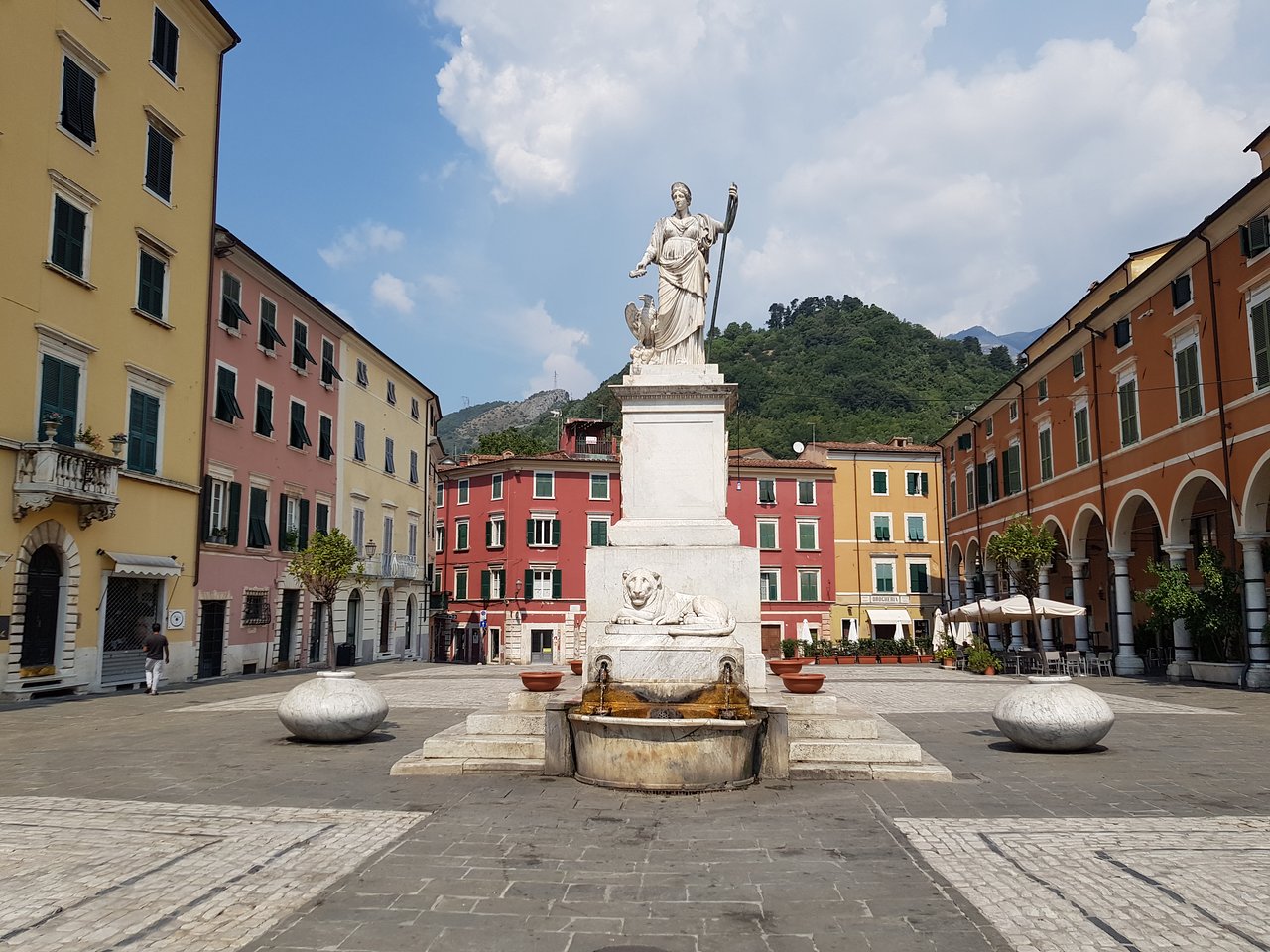 Piazza Alberica